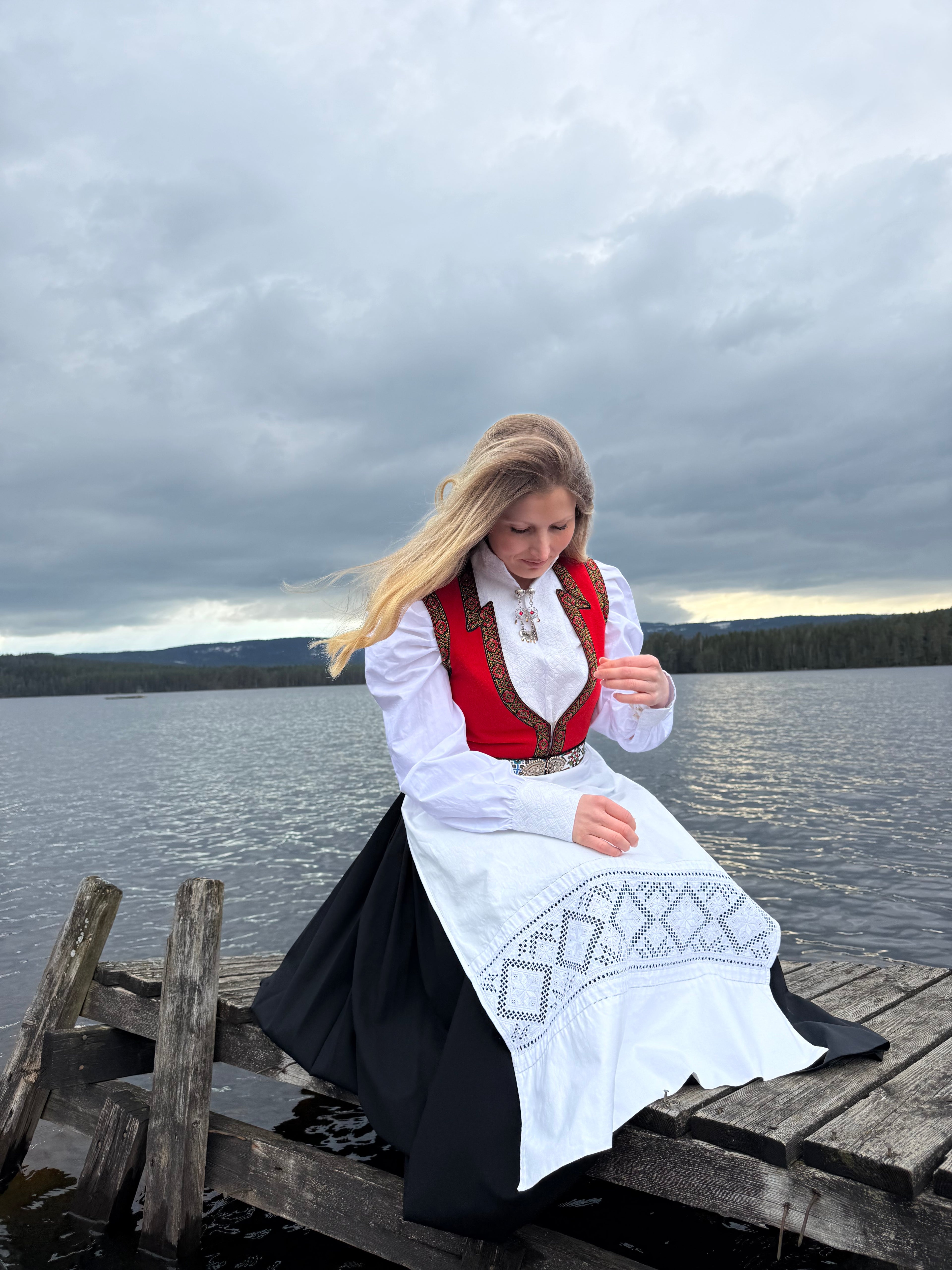 NORDlysblusen i hvit