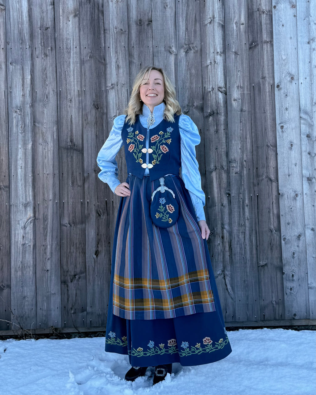 NORDlysblusen lyseblå