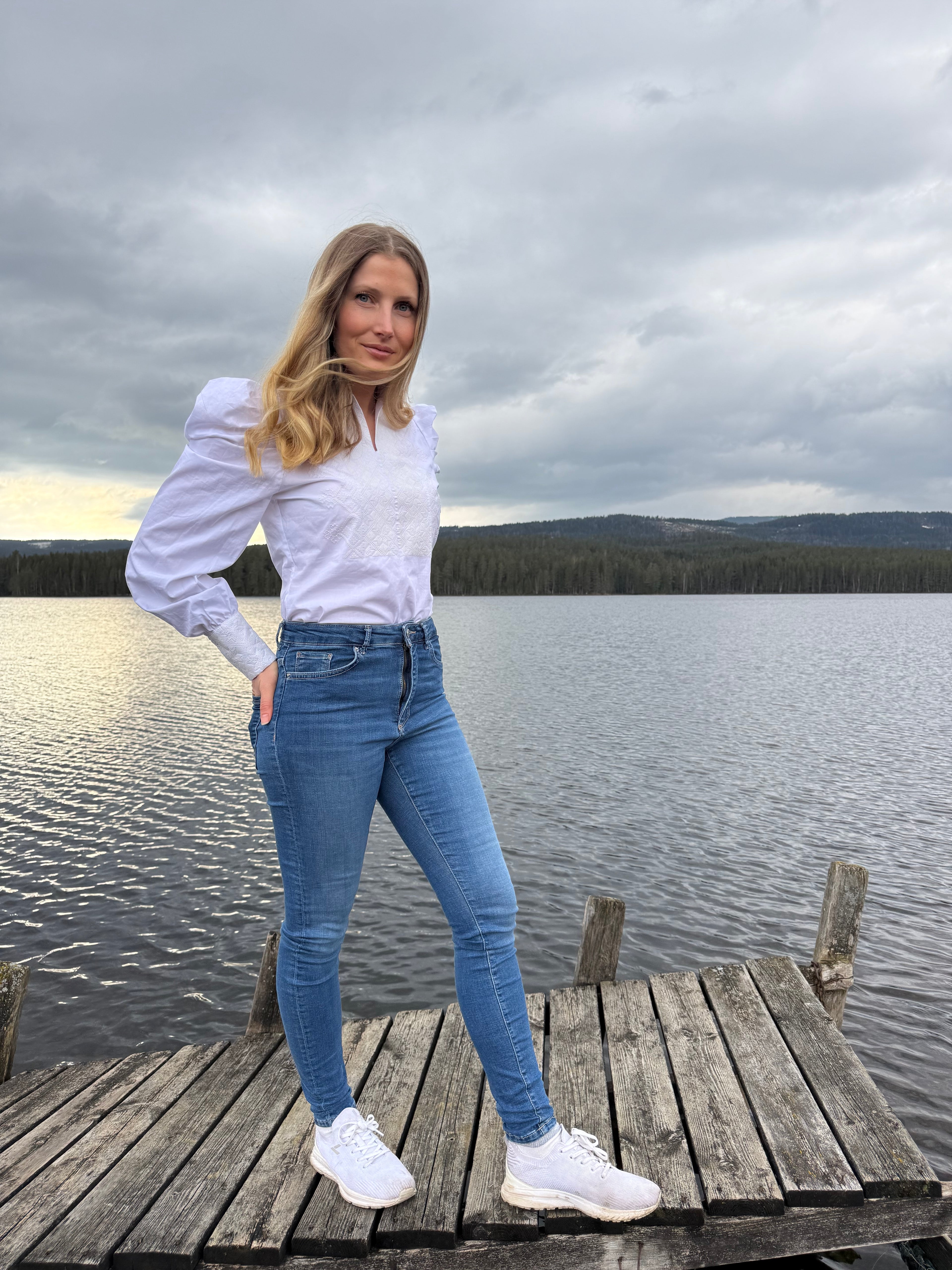 NORDlysblusen i hvit