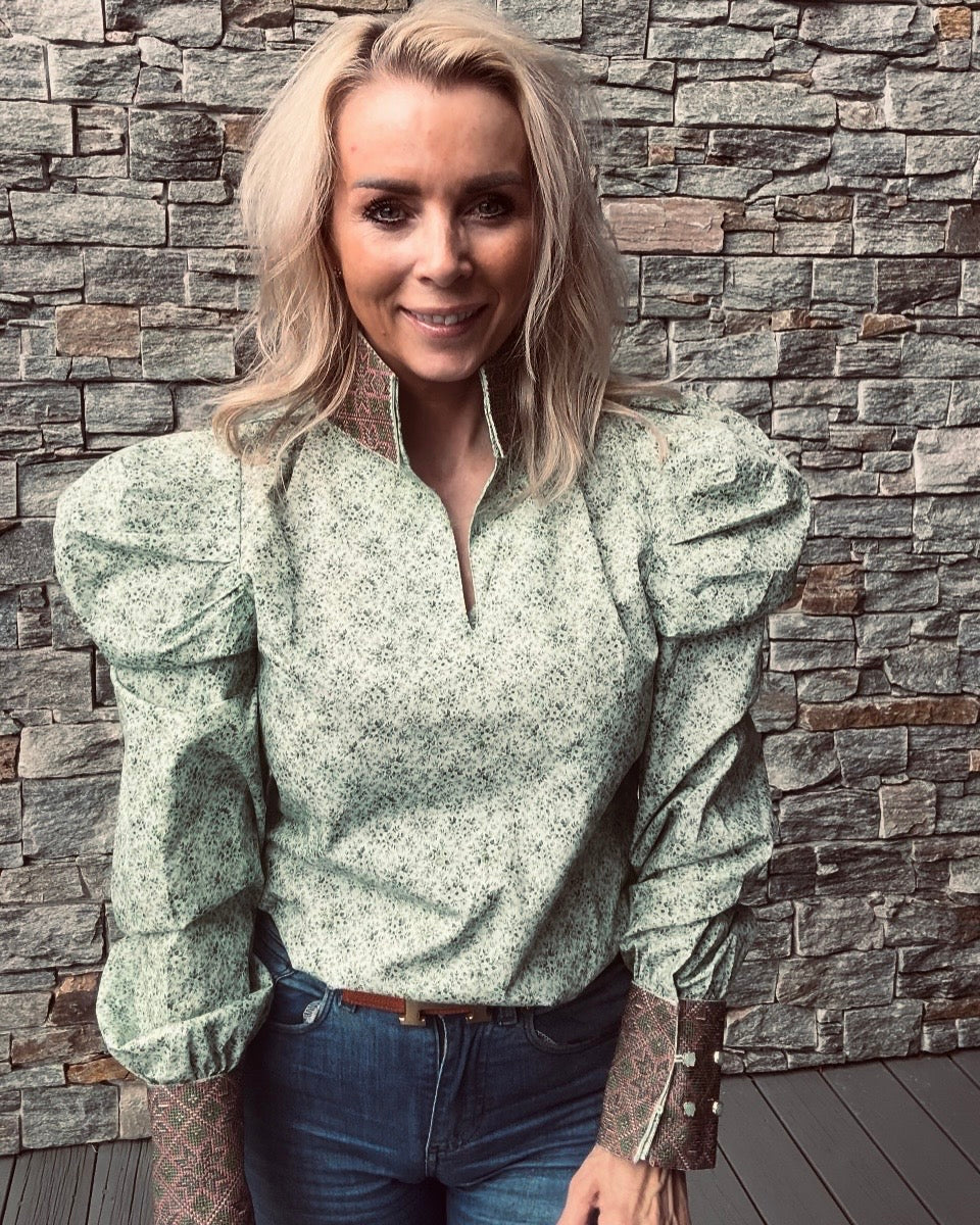 Cotton blouse with floral print in muted green
